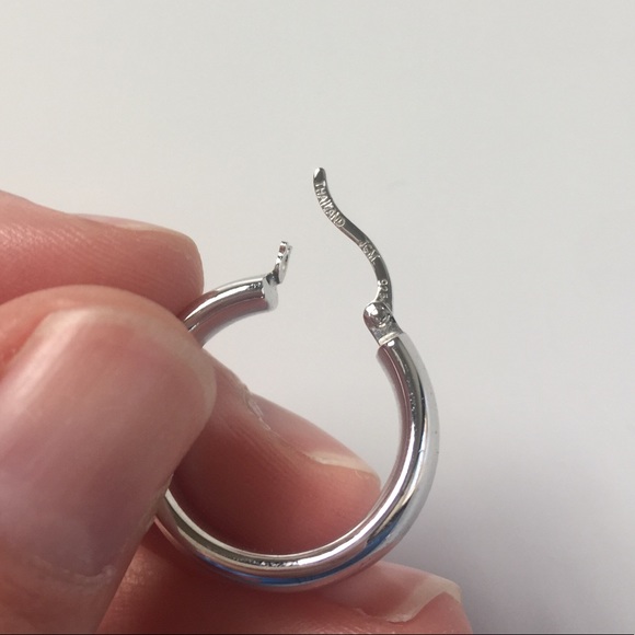 Simple Sterling Silver Hoop Earrings 925 - Picture 7 of 7